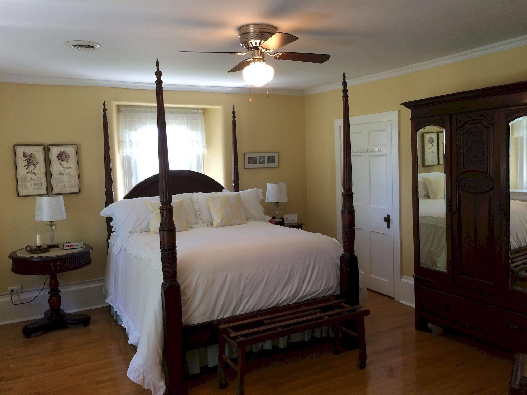Danner House B&B Bed & Breakfast Niagara Falls