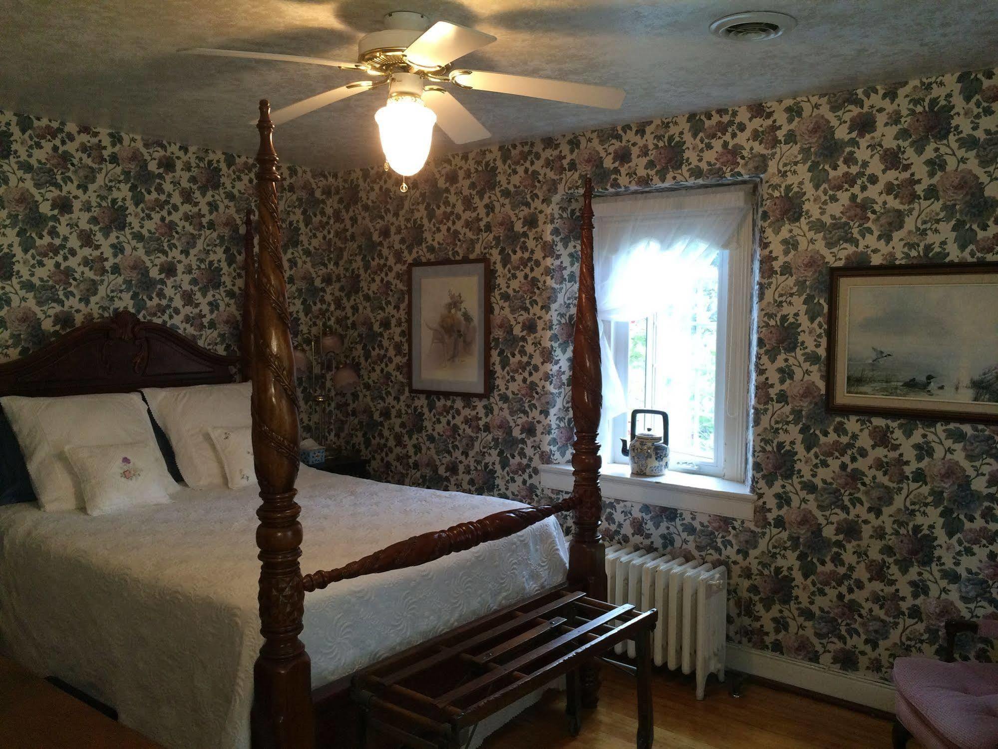 Danner House B&B Bed & Breakfast 3*